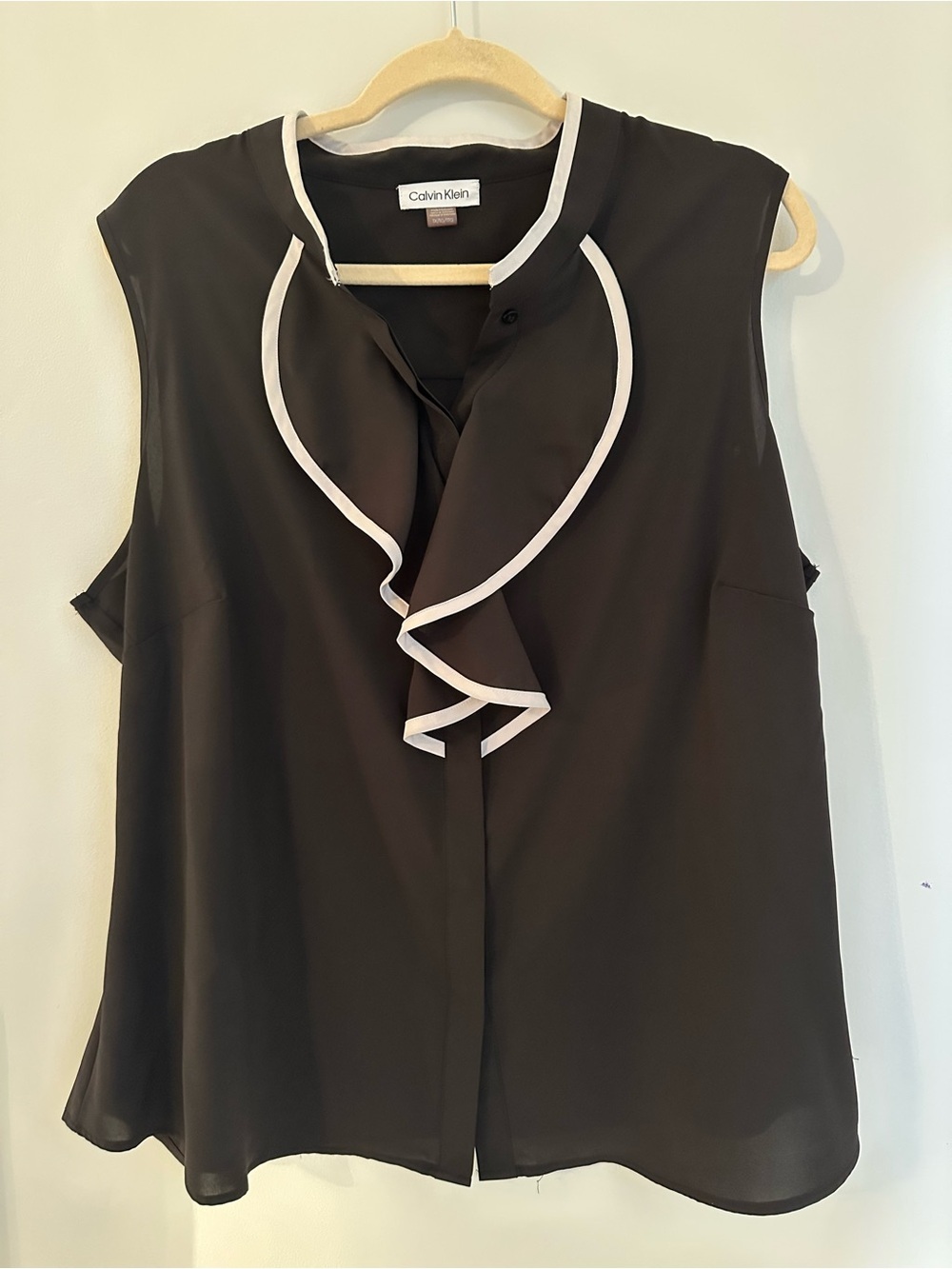 Calvin Klein 1X Black White Contrast Trim Cascading Ruffle Sleeveless Shell Top